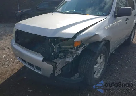 2011 Ford Escape Xlt z USA, uszkodzony, nr VIN 1FMCU9DGXBKA85770